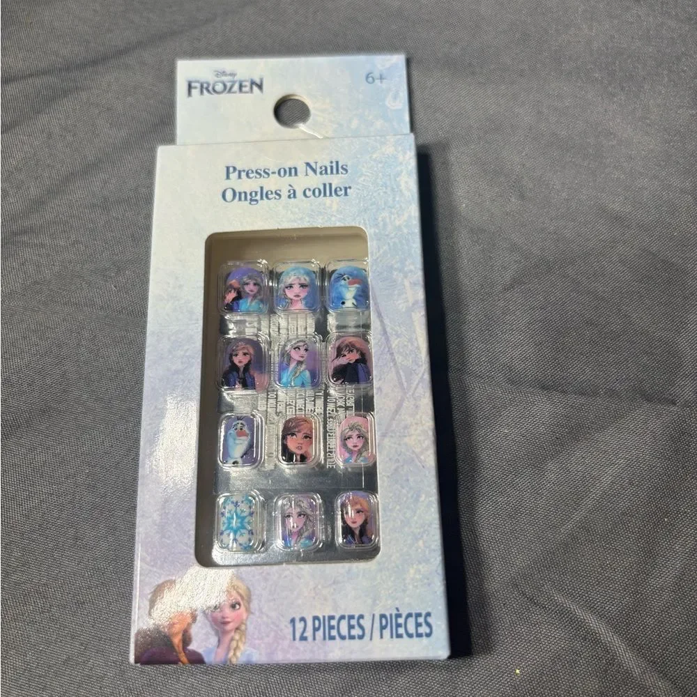 New Disney Frozen Press-On Nail Set New 12 pc Frozen Press on Nails NWT